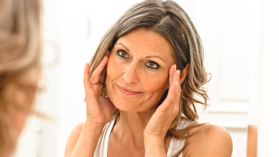 Shoppers say this vitamin C serum works wonders. (Getty)