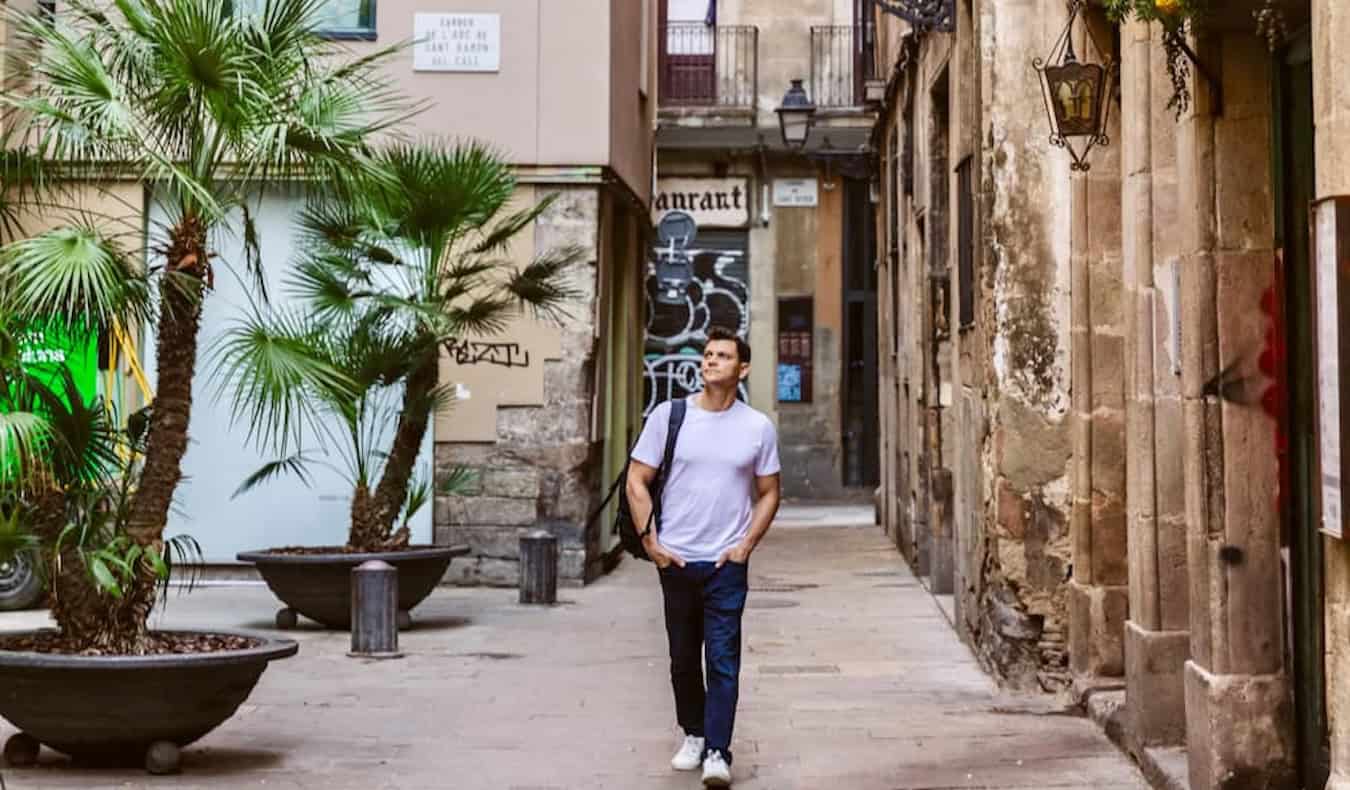 Nomadic Matt explores the narrow, winding streets of Barcelona