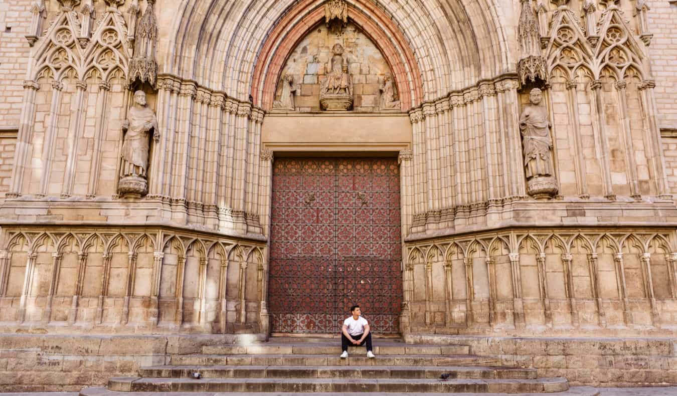 Matt died alone on a big stairs in Barcelona, ​​Spain