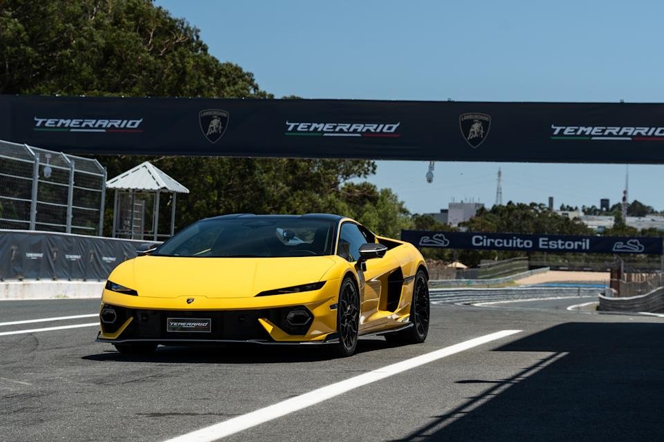 Despite the weight of EV batteries, the Temerario was surprisingly agile when cornering.