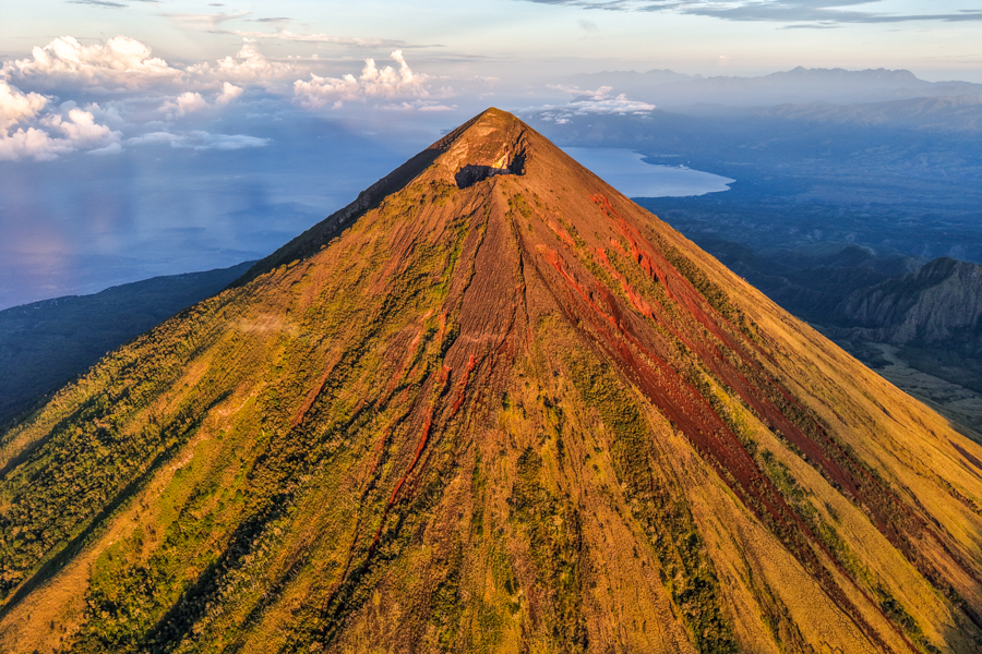 The peak peak from Enri Mountain is glowing in the morning of the sunrise
