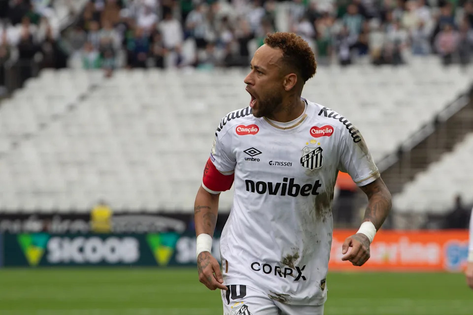 Neymar during the match between Santos and Coritiba in the 16th round of the Brazilian football championship at Neo Quimica Arena on September 17, 2026.(Photo by Bruno Escolastico Sousa Silva/NurPhoto via Getty Images)