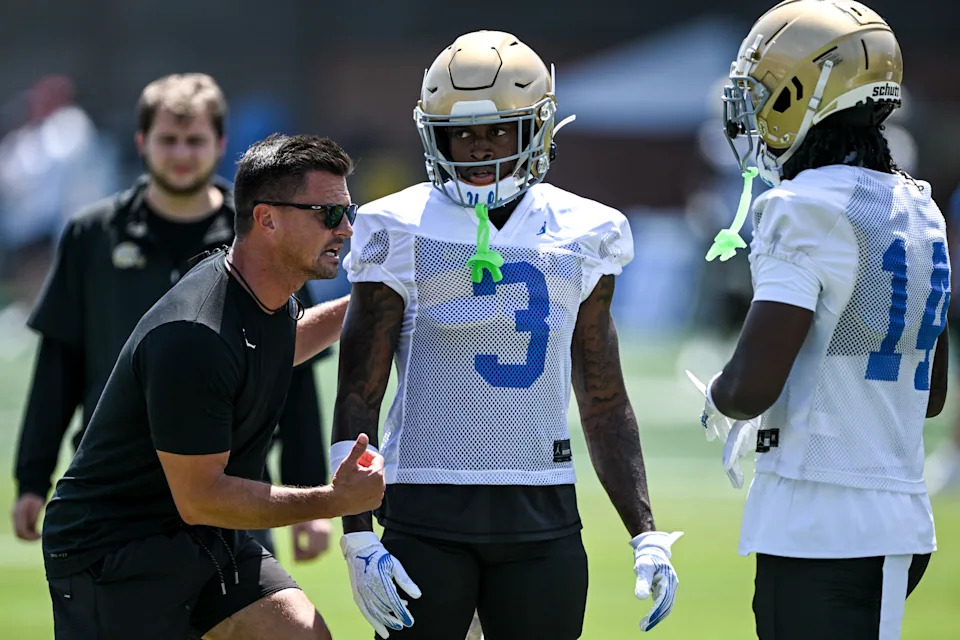 Westwood, CA - August 06:Head coach Bob Chesney works with players Wayne Knight (3) and LaRue Zamorano III (14) at UCLA practice on Thursday, August 6, 2026. (Photo by David Crane/MediaNews Group/Los Angeles Daily News via Getty Images)